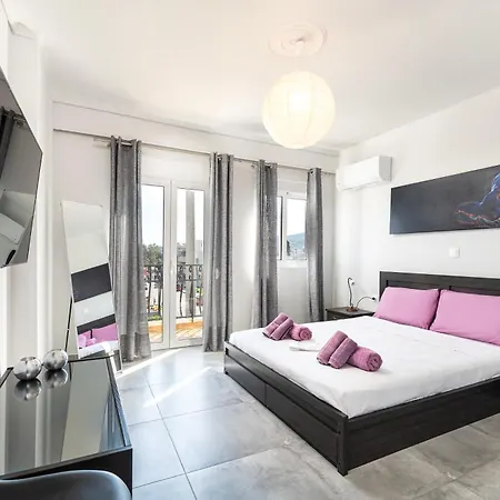 Evergreen Loft - Modern Centre Living