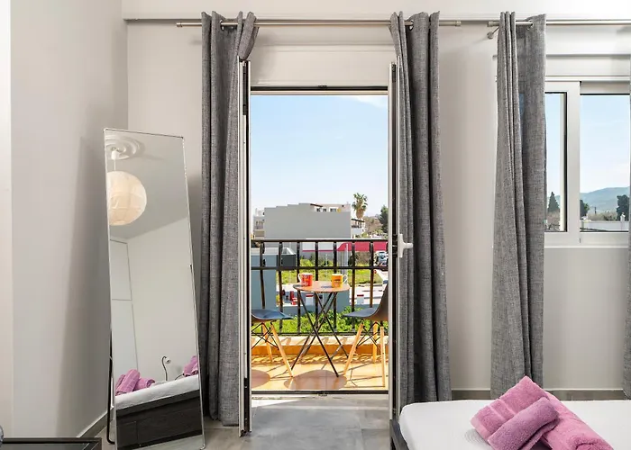 Evergreen Loft - Modern Centre Living Appartement Kos-stad