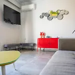 Evergreen Loft - Modern Centre Living Lägenhet