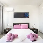 Evergreen Loft - Modern Centre Living Lägenhet