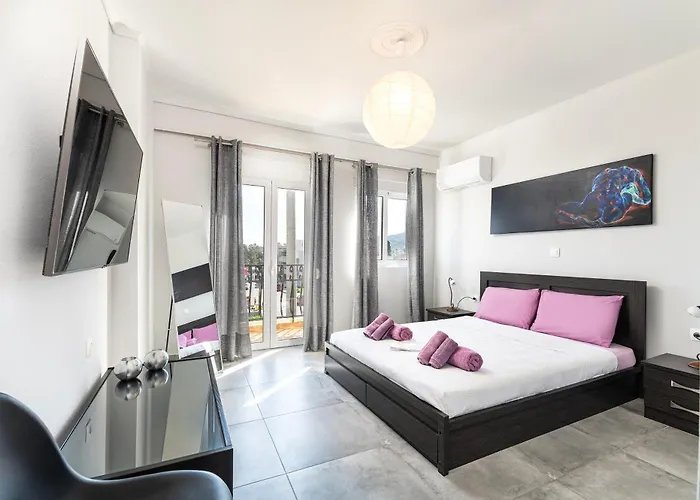 Evergreen Loft - Modern Centre Living